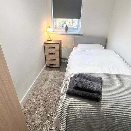 Lovely Single Room Londen Buitenkant foto