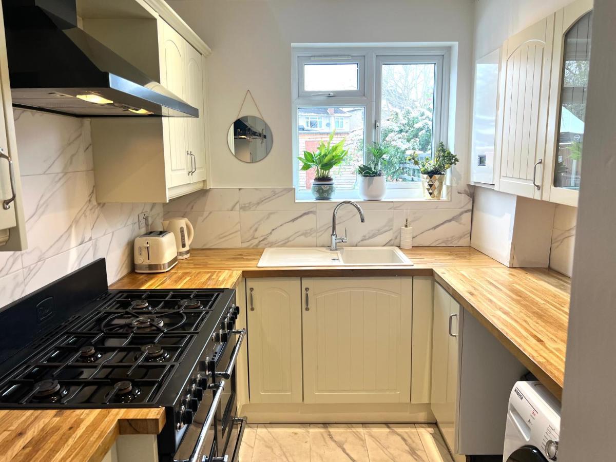 Lovely Single Room Londen Buitenkant foto