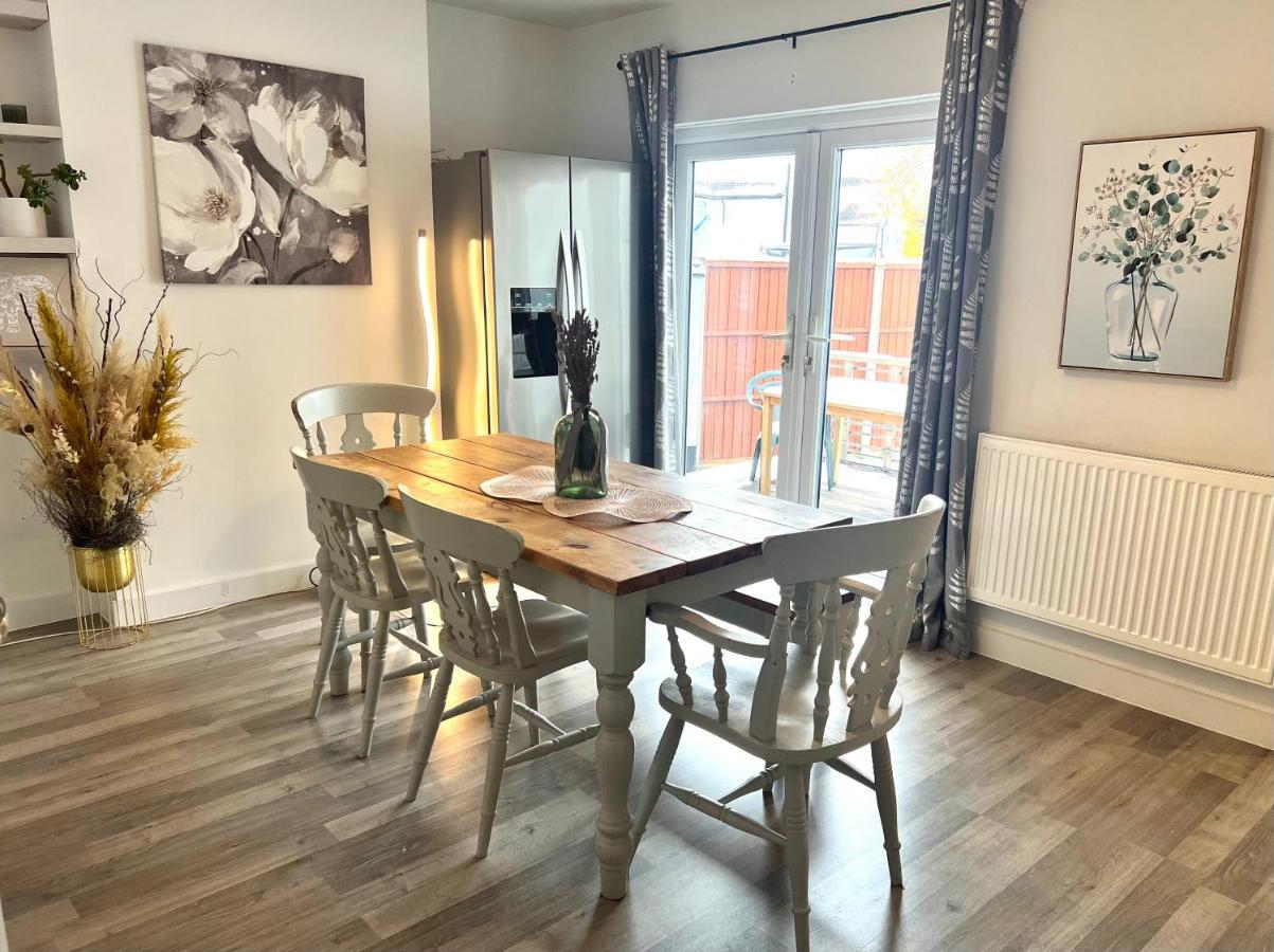Lovely Single Room Londen Buitenkant foto