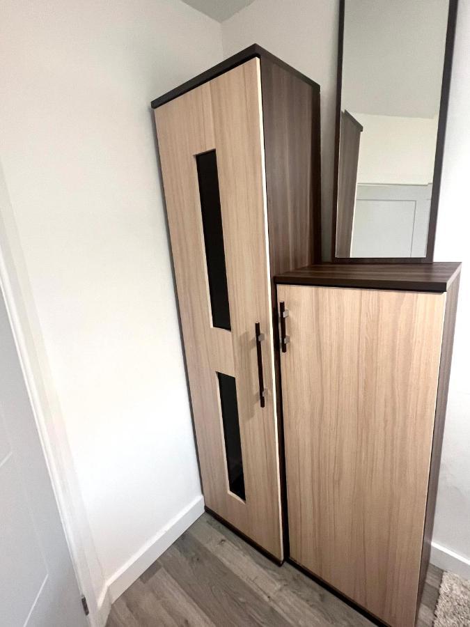 Lovely Single Room Londen Buitenkant foto